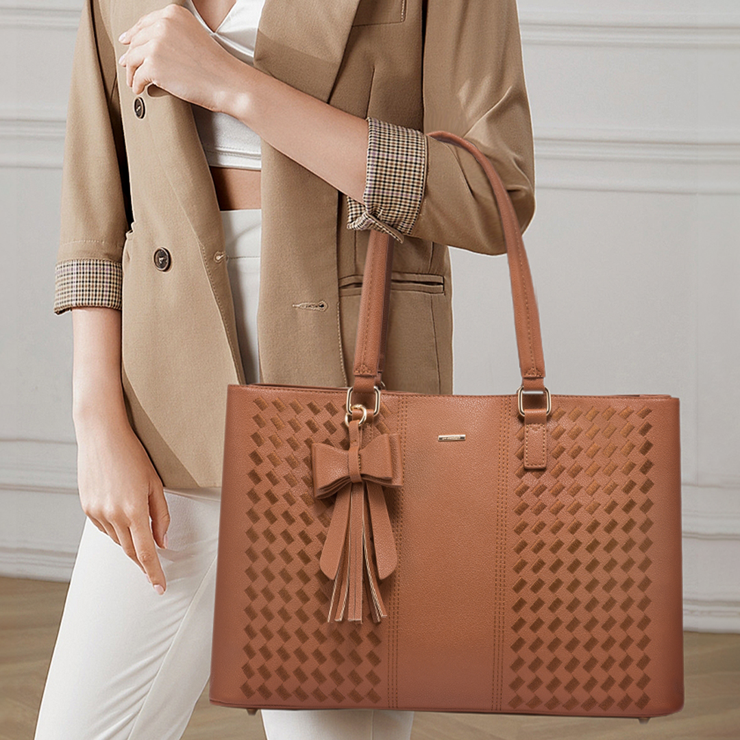 ava #color_brown