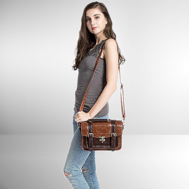 Twist Lock Boutique Messenger