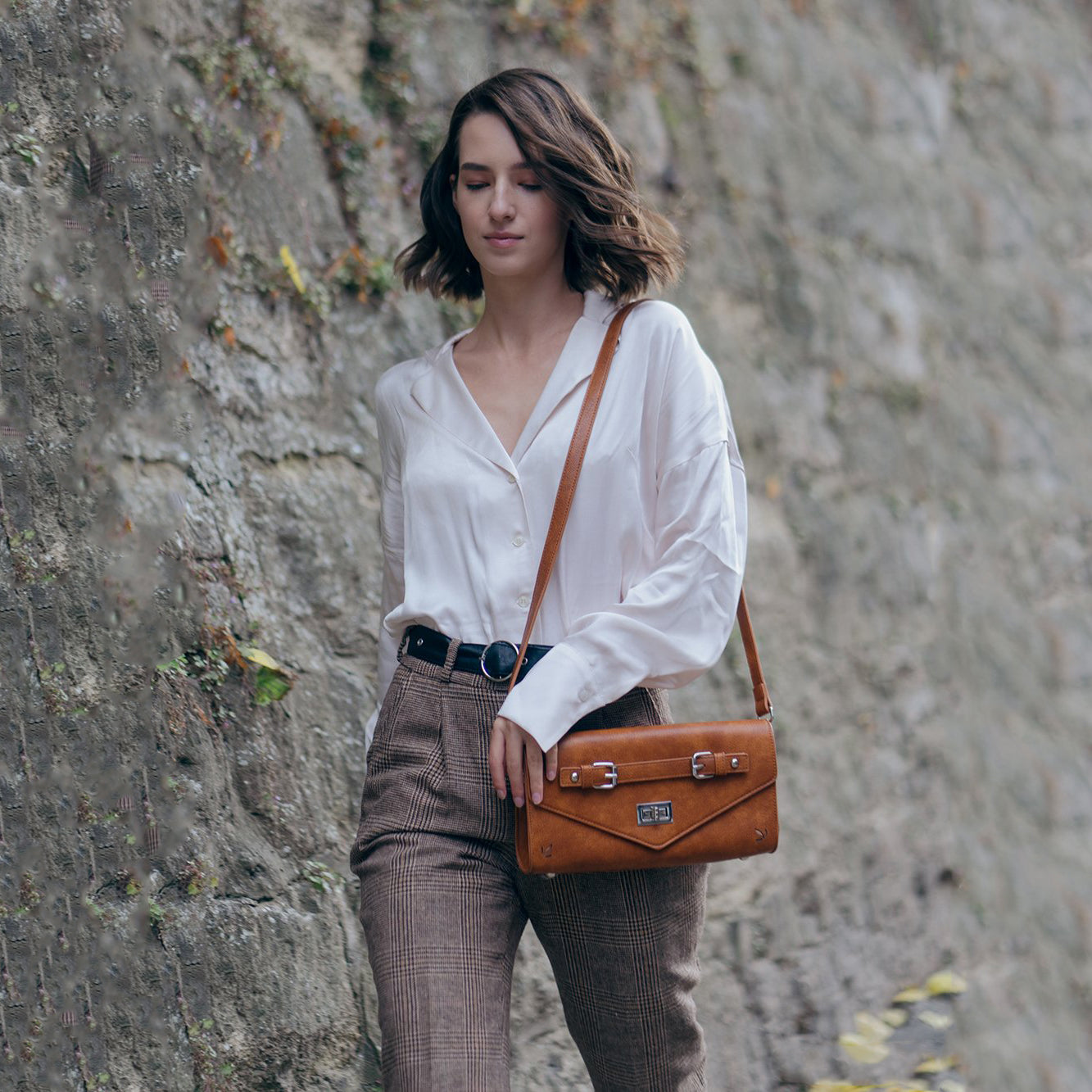 Classic Envelope Shoulder Bag